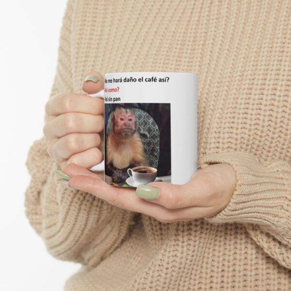 Taza George Café – ¿No Me Hará Daño el Café? Meme 11oz