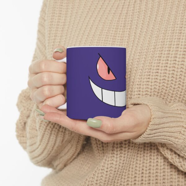 Taza Gengar minimalista – Pokémon oscuro y genial