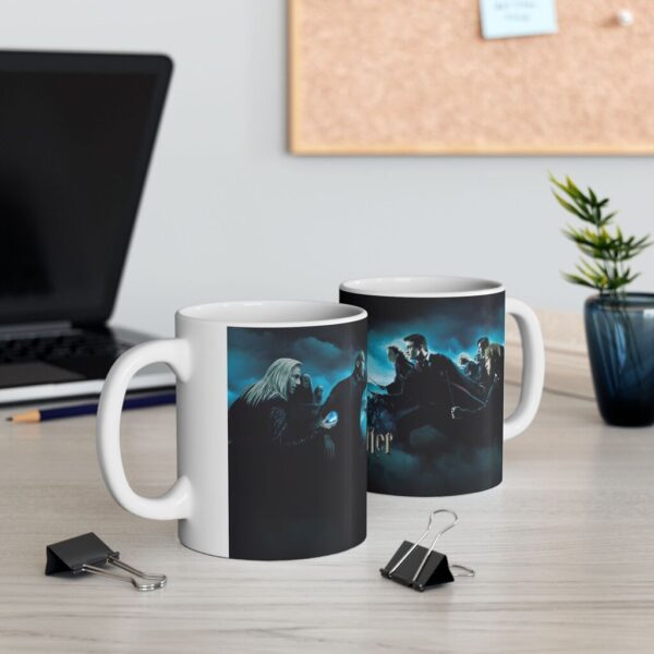 Taza Duelo Hechicería 11oz – Batalla Final del Mundo Mágico