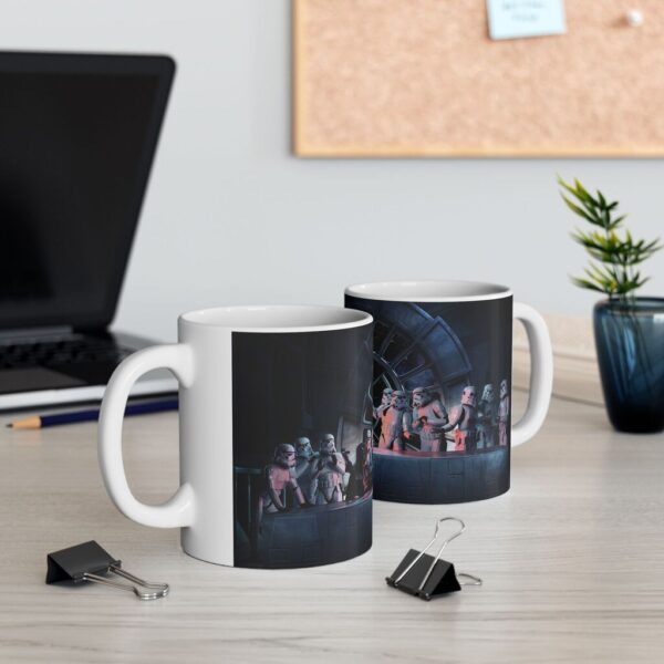 Taza Cena Galáctica 11oz – Parodia Espacial Épica