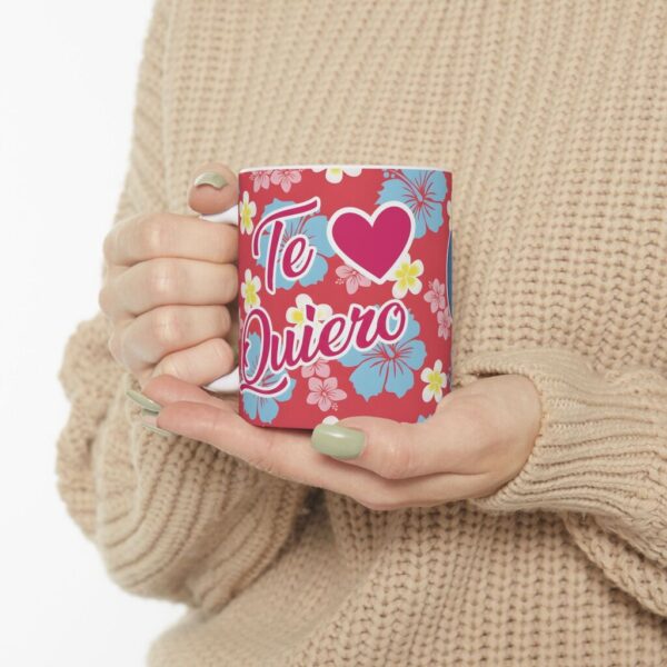 Taza Stitch Amor 11oz – Diseño Romántico de Pareja