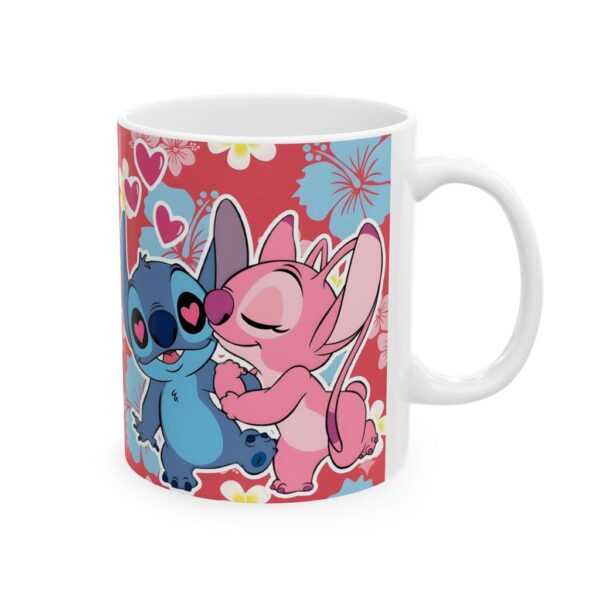 Taza Stitch Amor 11oz – Diseño Romántico de Pareja